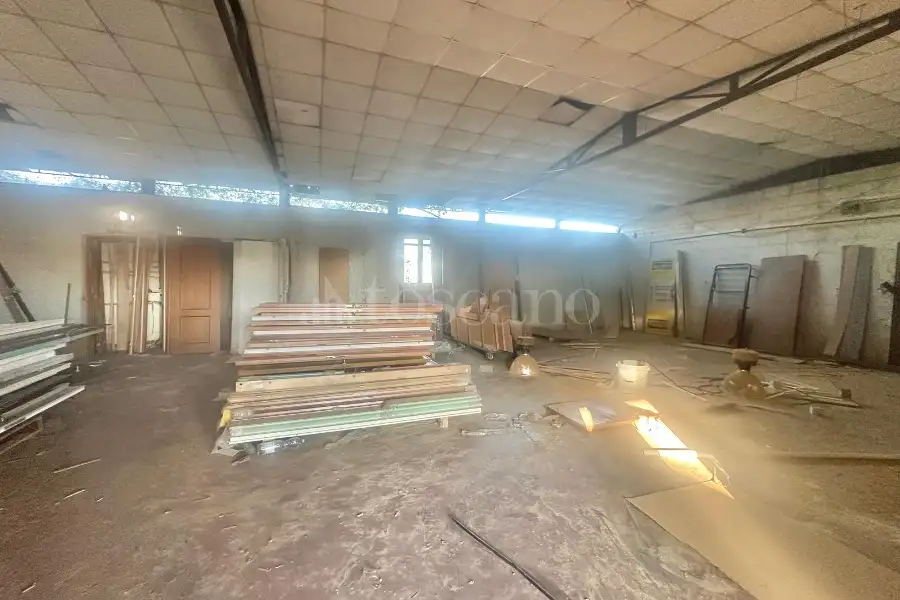 Capannone in vendita di 1.300 mq a €1.049.000 (rif. 23/2026)