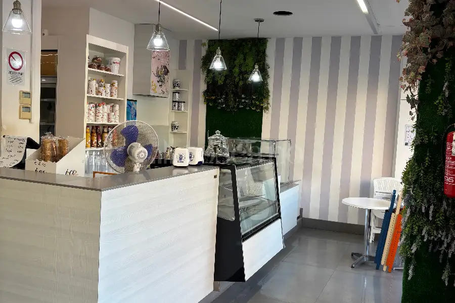 Attività Commerciale in affitto di 70 mq a €130.000 (rif. 14/2026)