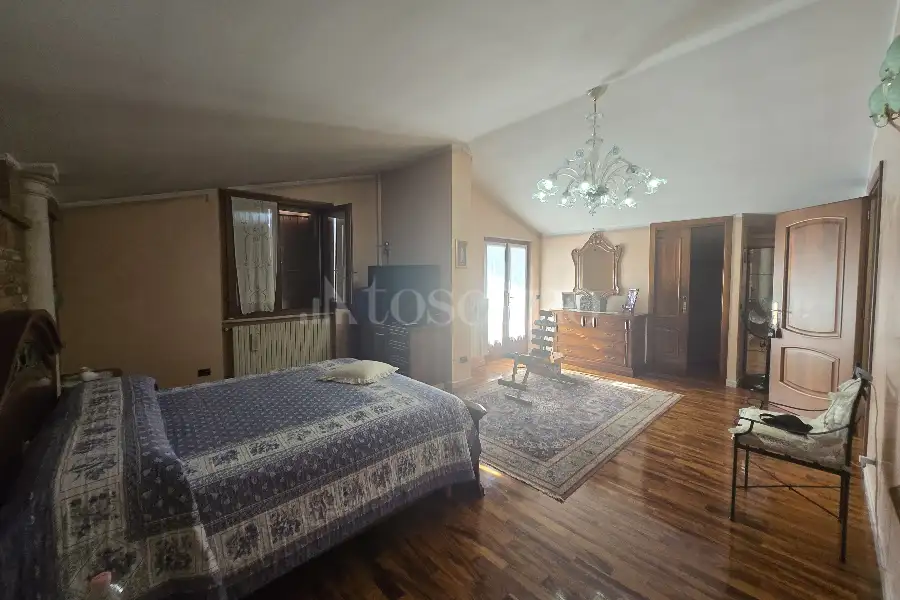 Casa Indipendente in vendita di 410 mq a €615.000 (rif. 40/2025)