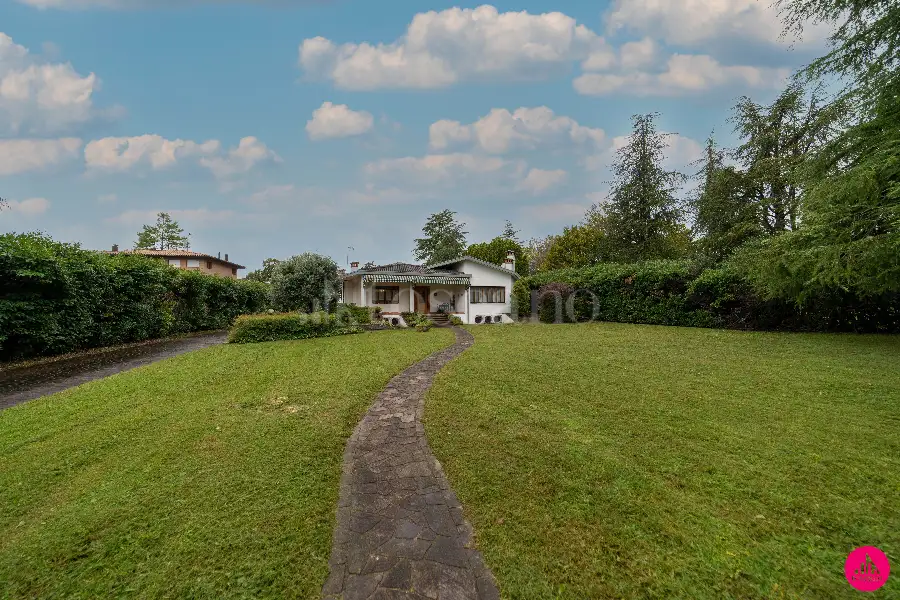 Villa in vendita di 390 mq a €430.000 (rif. 171/2025)