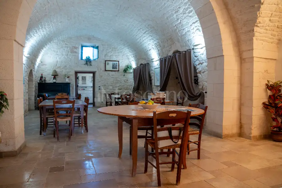 Villa in vendita di 1.500 mq a €2.200.000 (rif. 19/2025)