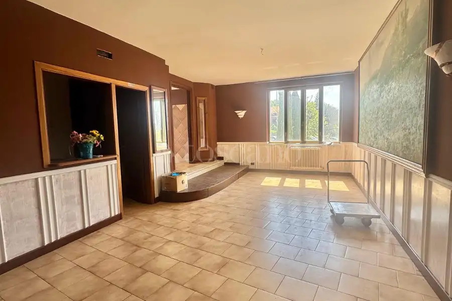 Negozio in vendita di 300 mq a €49.000 (rif. 64/2026)