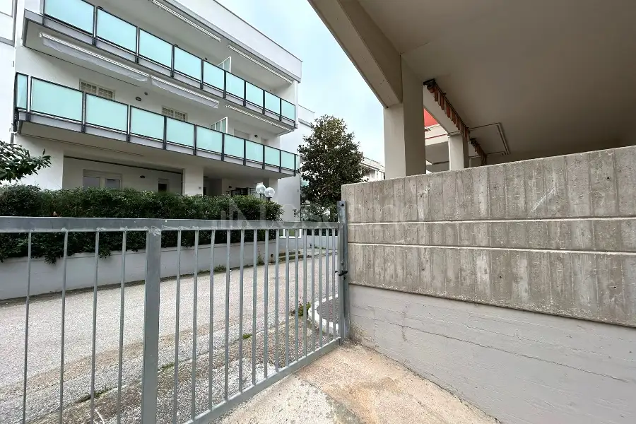 Box in vendita di 15 mq a €16.000 (rif. 60/2026)