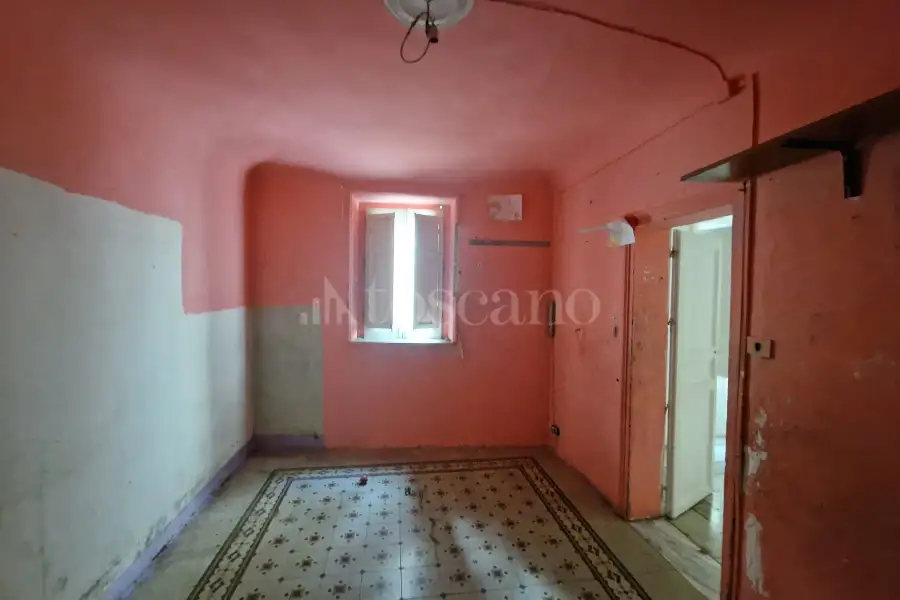 Palazzo in vendita di 330 mq a €420.000 (rif. 51/2025)