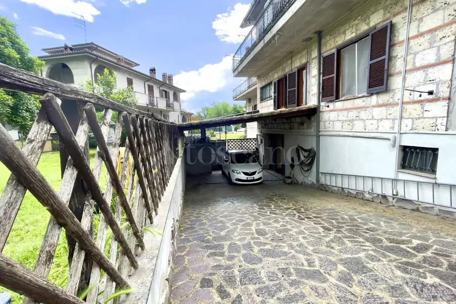 Villa Bifamiliare in vendita di 450 mq a €249.000 (rif. 23/2025)