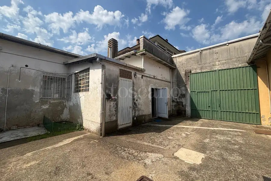 Negozio in vendita di 155 mq a €205.000 (rif. 22/2026)