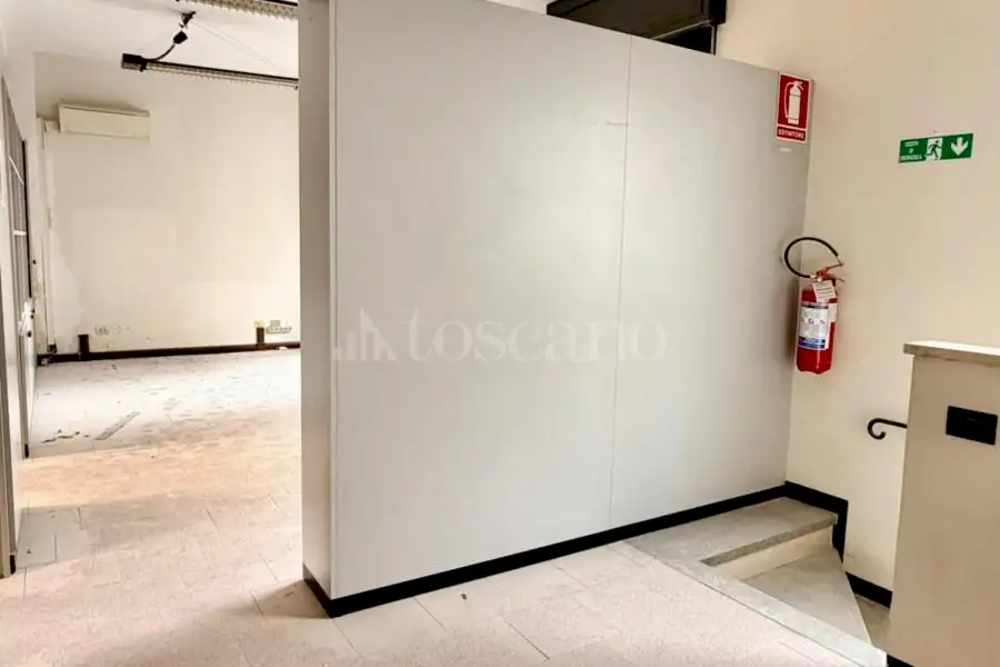 Ufficio in vendita di 200 mq a €379.000 (rif. 8/2026)