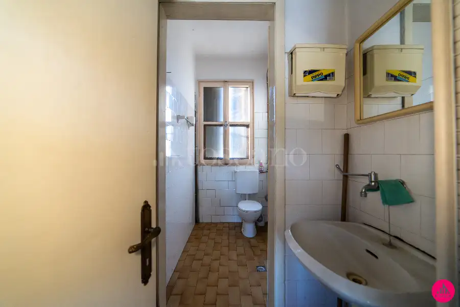 Negozio in vendita di 80 mq a €59.000 (rif. 27/2026)