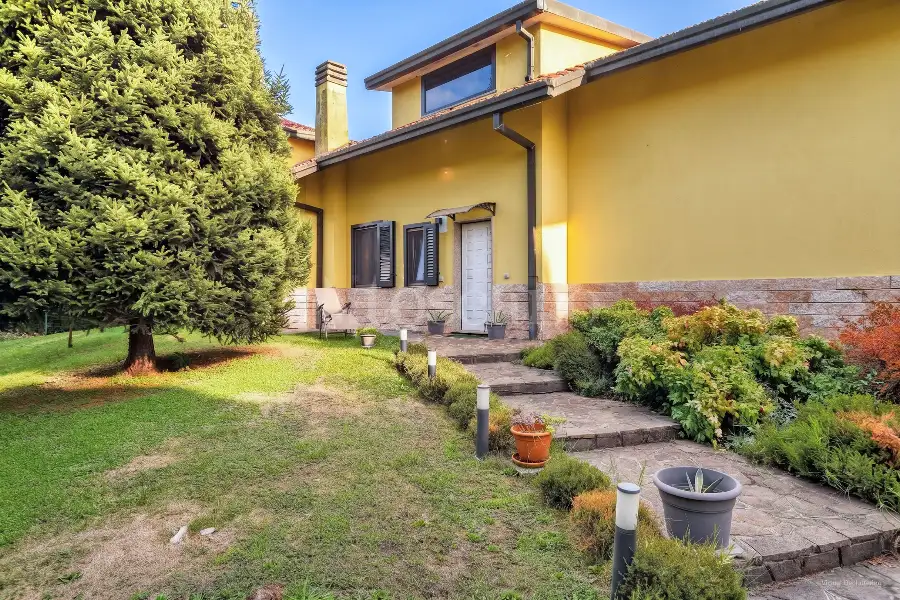 Villa in vendita di 370 mq a €410.000 (rif. 193/2026)