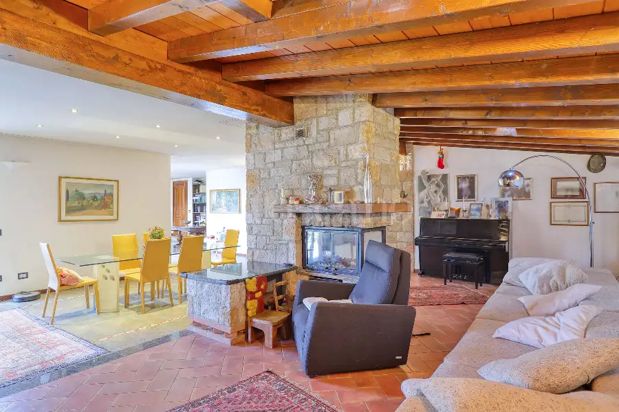 Villa in vendita di 270 mq a €630.000 (rif. 202/2026)