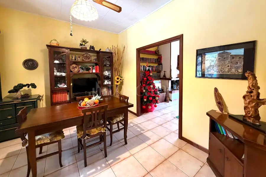 Attico in vendita di 220 mq a €370.000 (rif. 75/2025)