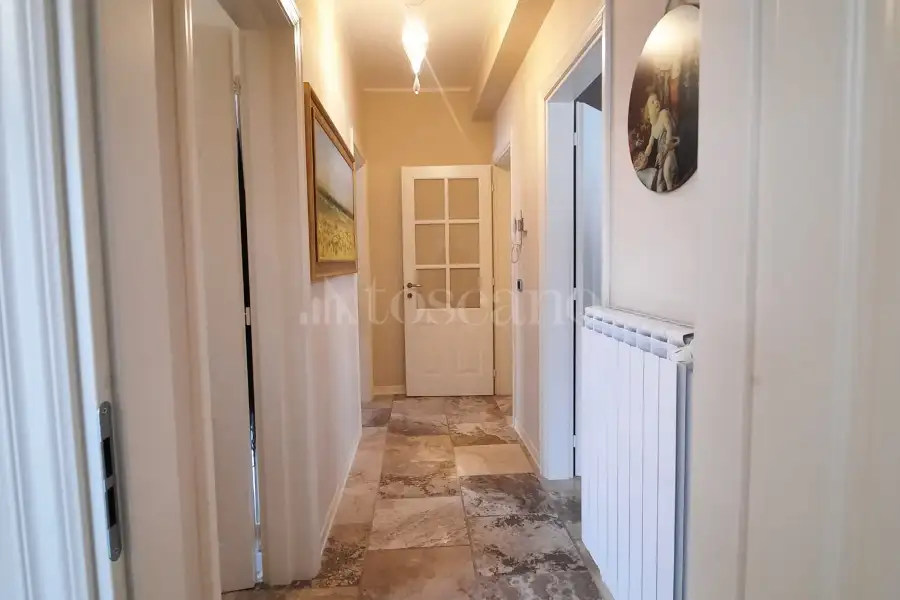 Villa Plurifamiliare in vendita di 800 mq a €795.000 (rif. 6/2025)