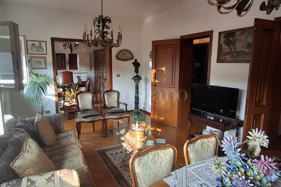 Casa in affitto di 150 mq a €2.500 (rif. 25/2026)