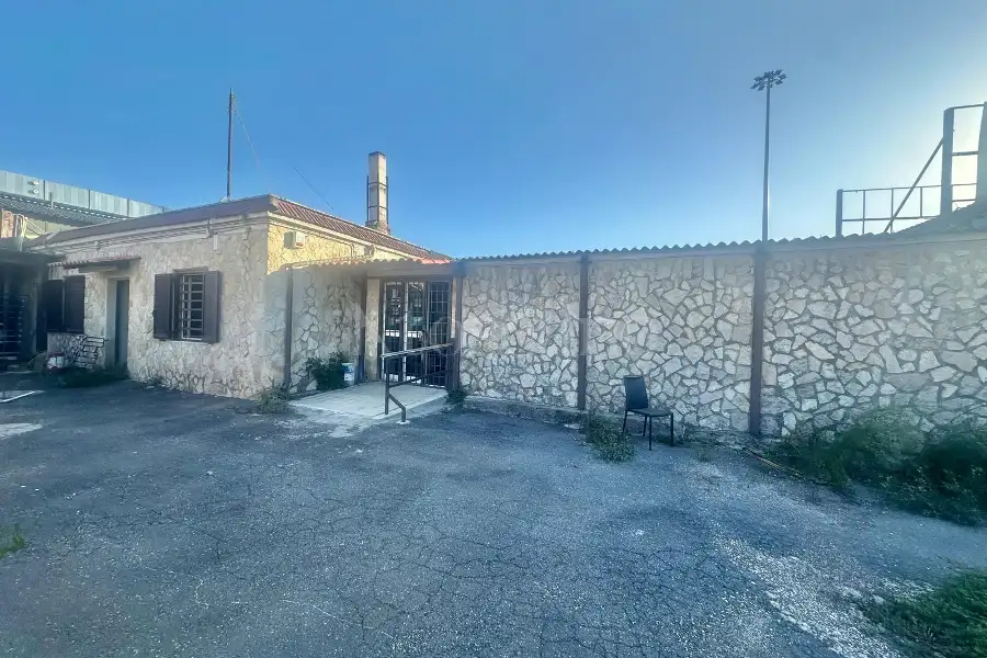 Capannone in vendita di 1.300 mq a €1.049.000 (rif. 23/2026)