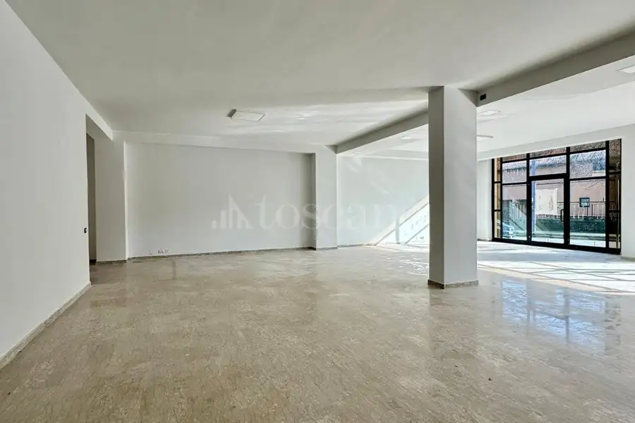 Negozio in affitto di 150 mq a €1.200 (rif. 8/2026)