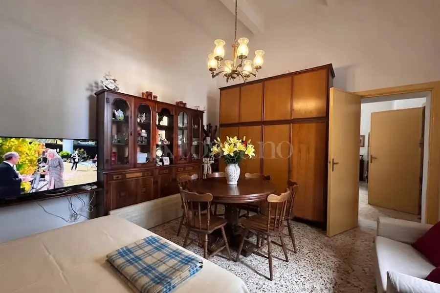 Casa Indipendente in vendita di 270 mq a €210.000 (rif. 37/2026)