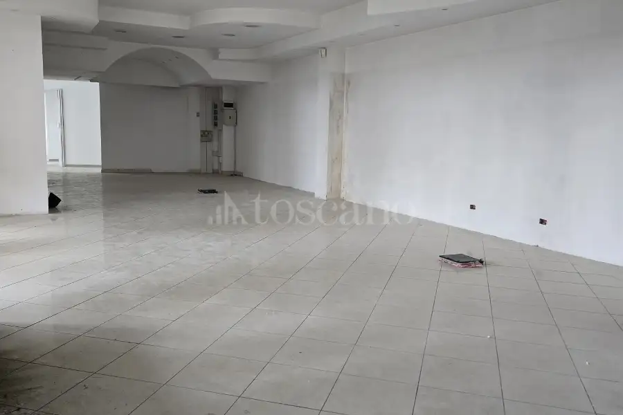 Negozio in affitto di 132 mq a €1.100 (rif. 16/2026)