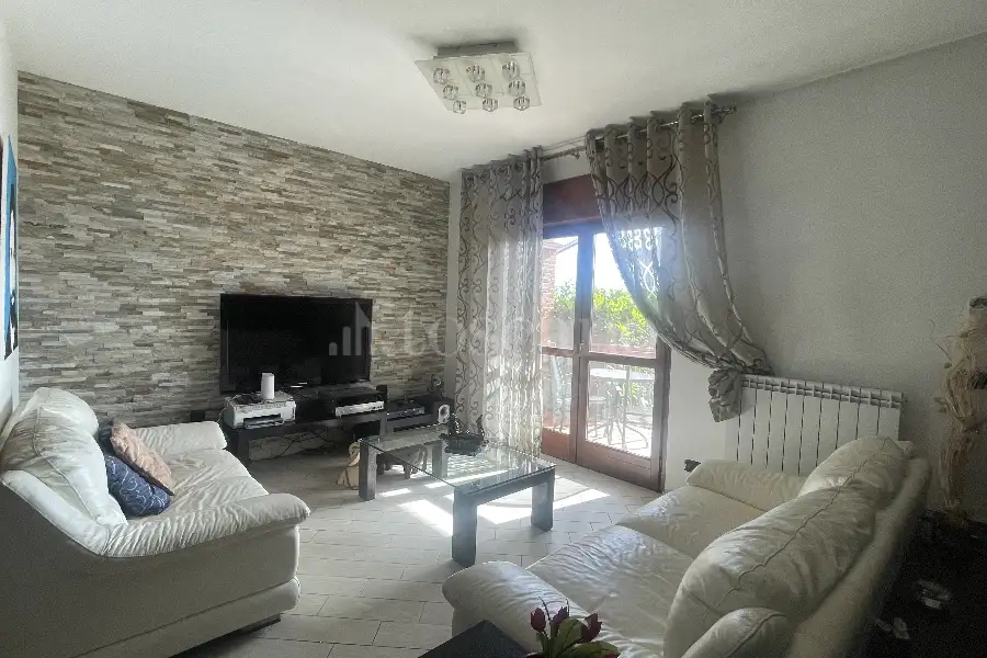 Villino a Schiera in vendita di 210 mq trattativa riservata (rif. 148/2024)