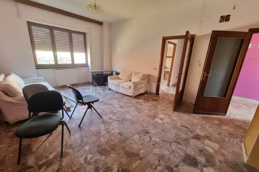 Casa Indipendente in vendita di 300 mq a €385.000 (rif. 21/2025)