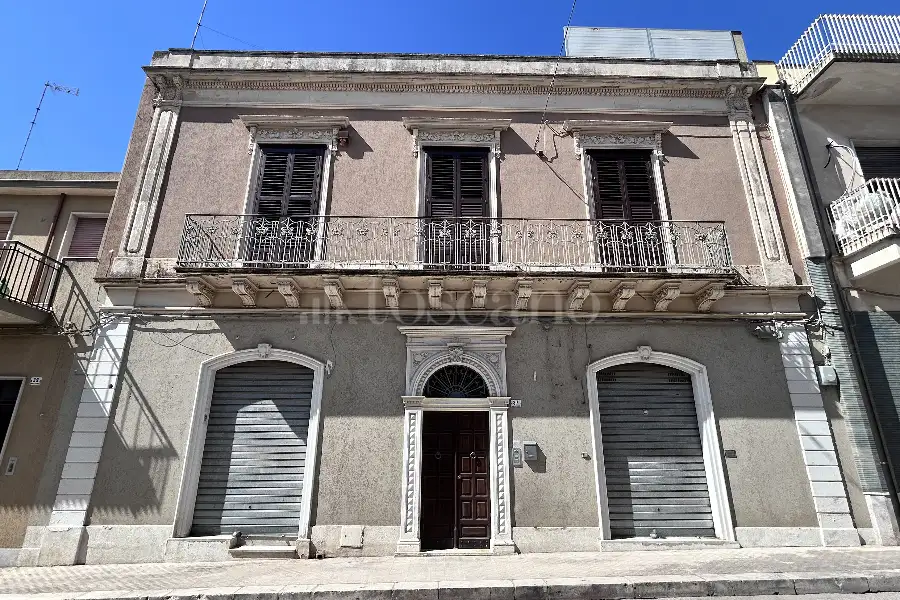 Palazzo in vendita di 436 mq a €720.000 (rif. 91/2025)
