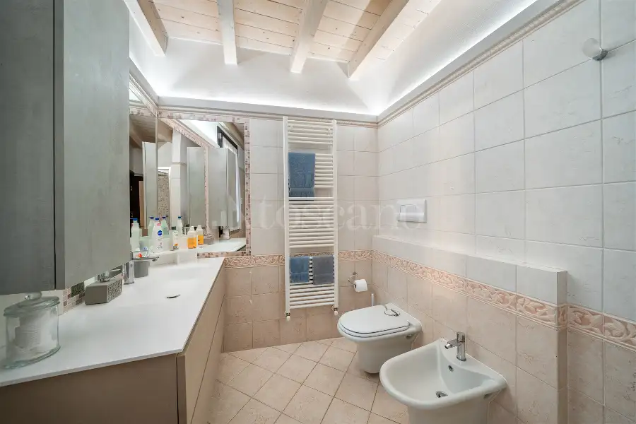 Attico in vendita di 250 mq a €680.000 (rif. 56/2026)