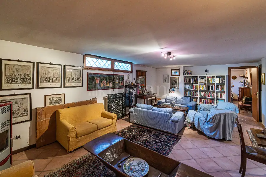 Villino a Schiera in vendita di 260 mq a €450.000 (rif. 28/2025)