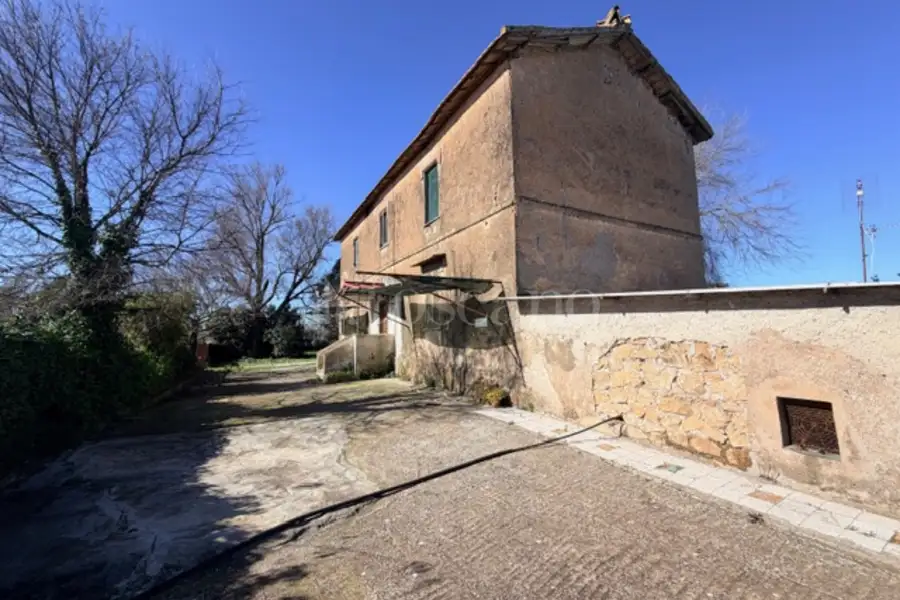 Casale in vendita di 240 mq a €149.000 (rif. 7/2026)
