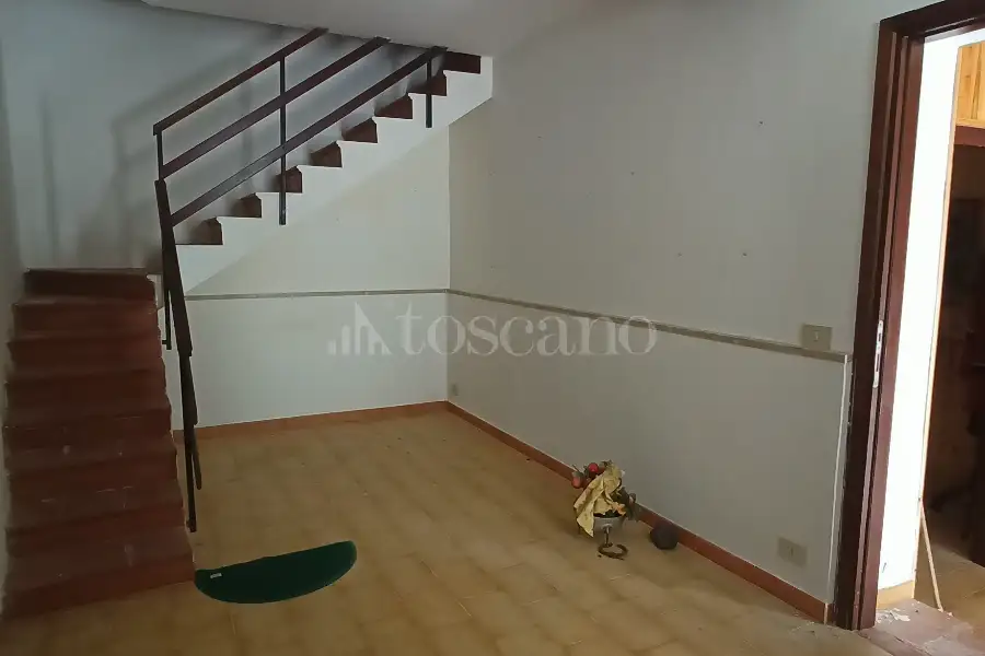 Casa in vendita di 480 mq a €450.000 (rif. 37/2026)