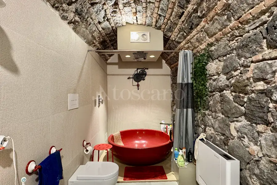 Casa Indipendente in vendita di 299 mq a €485.000 (rif. 40/2025)
