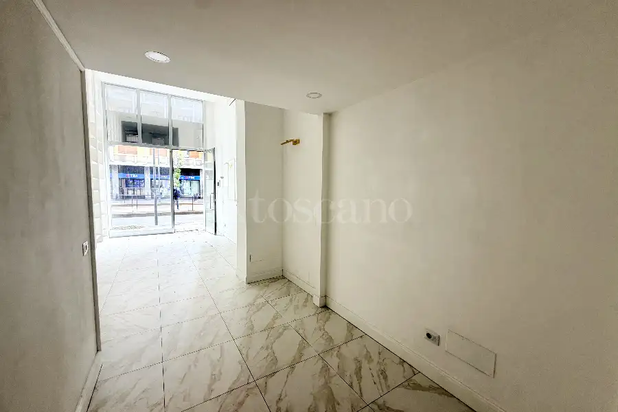 Negozio in vendita di 55 mq a €480.000 (rif. 120/2026)