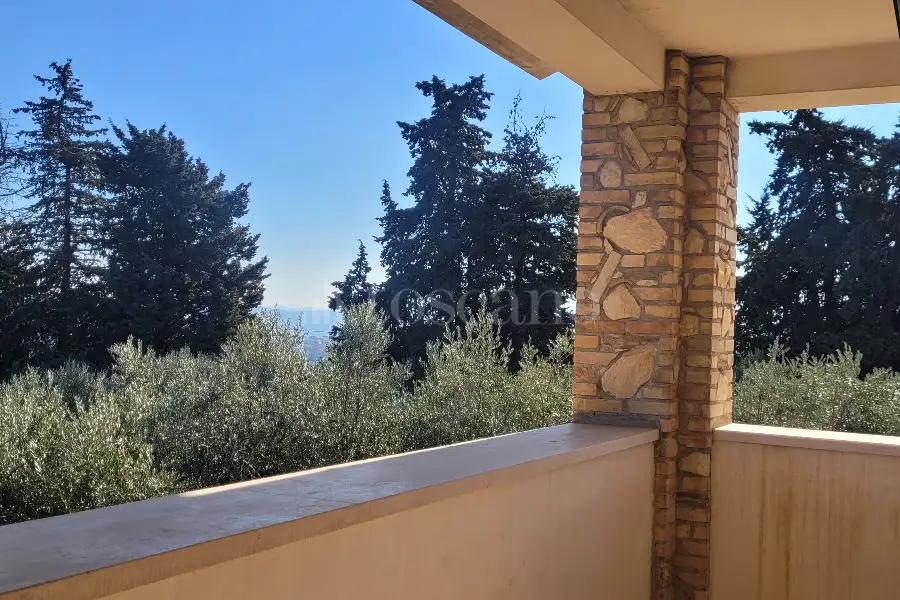 Villa in vendita di 480 mq a €880.000 (rif. 4/2026)