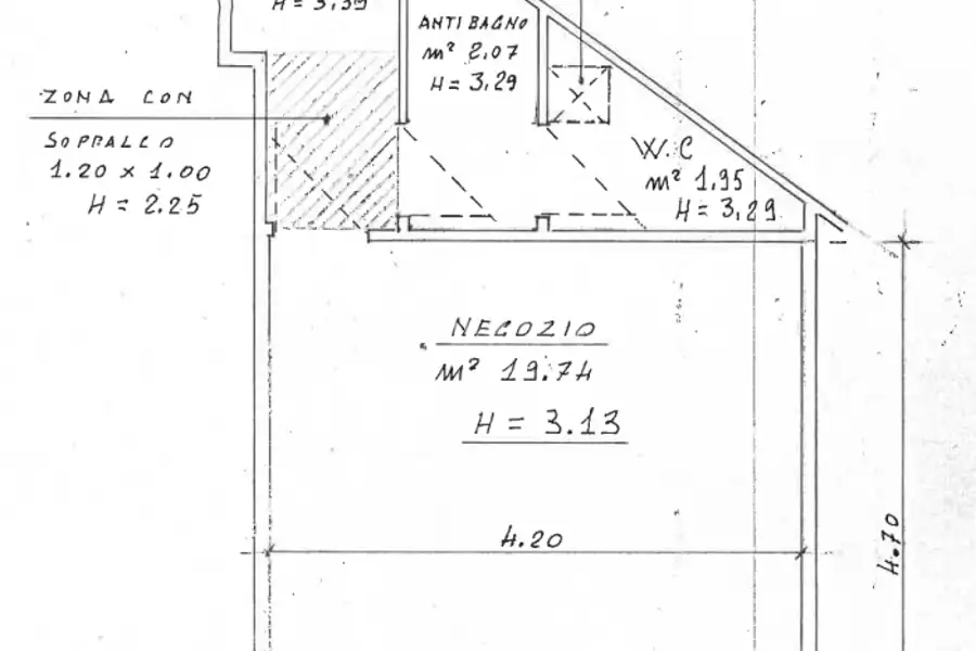 Negozio in affitto di 30 mq a €870 (rif. 50/2026)