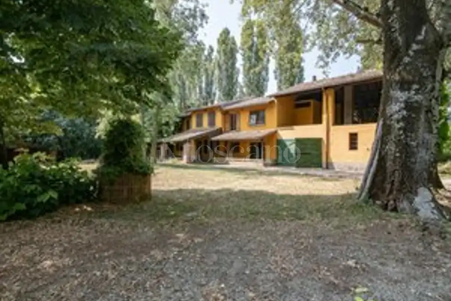 Casale in vendita di 450 mq a €450.000 (rif. 22/2026)