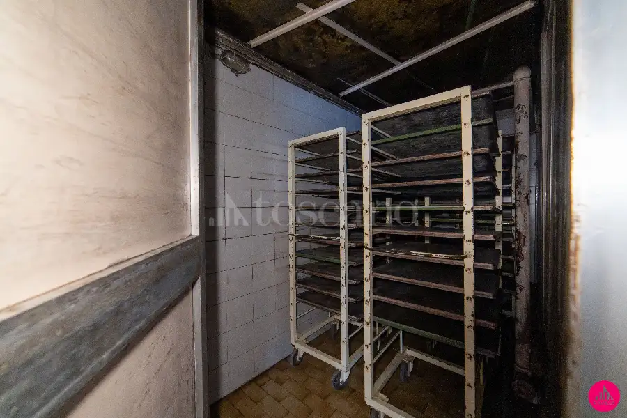 Negozio in vendita di 80 mq a €59.000 (rif. 27/2026)