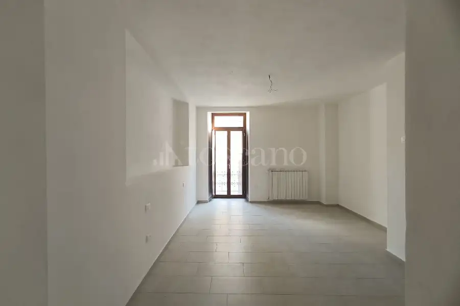 Casa Indipendente in vendita di 300 mq a €450.000 (rif. 32/2026)
