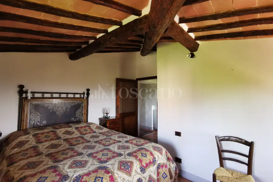Casale in vendita di 300 mq a €570.000 (rif. 24/2022)