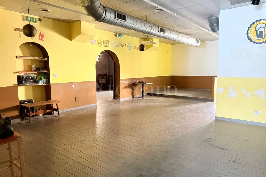 Negozio in vendita di 230 mq a €495.000 (rif. 6/2026)
