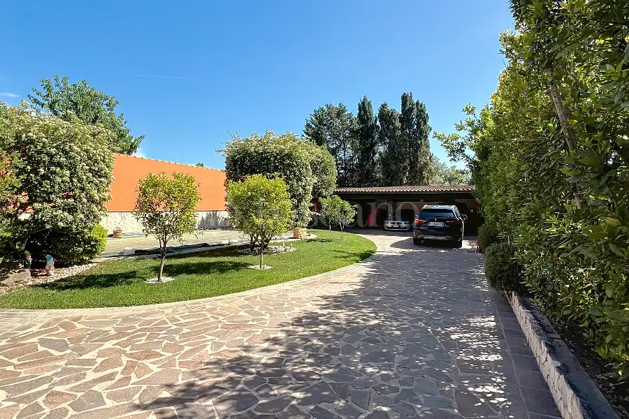 Casa Indipendente in vendita di 330 mq a €590.000 (rif. 82/2025)