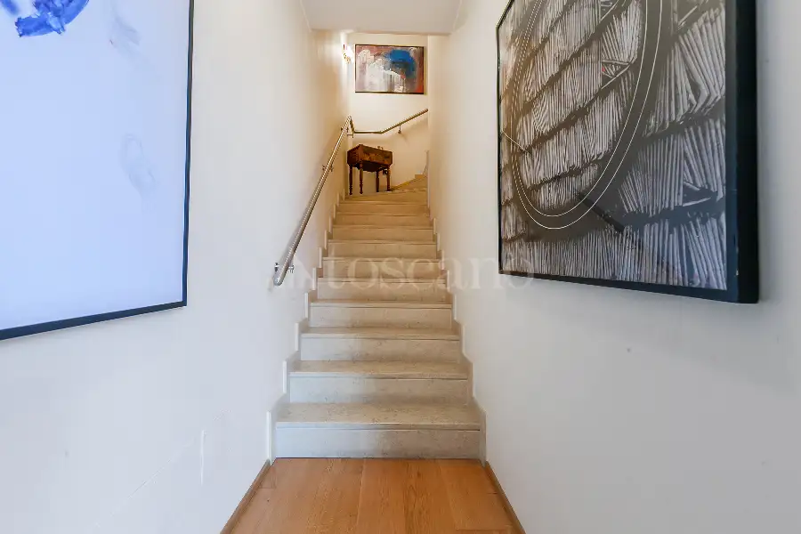 Villa Bifamiliare in vendita di 680 mq trattativa riservata (rif. 42/2025)
