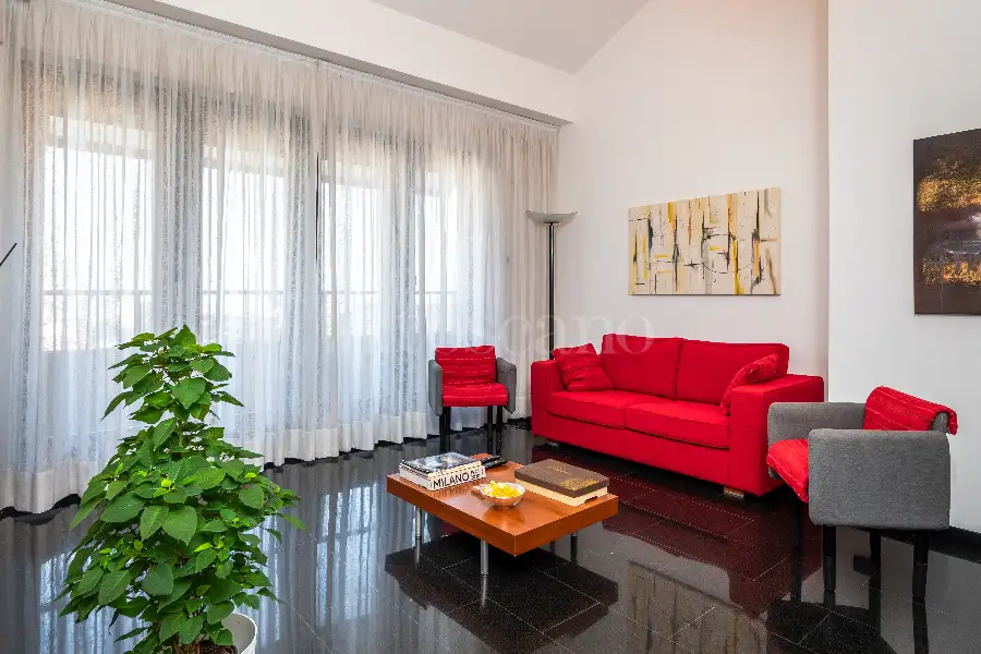 Attico in vendita di 200 mq a €990.000 (rif. 18/2024)