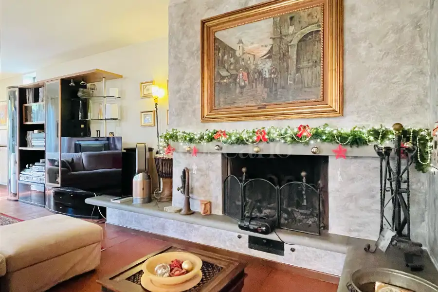 Villa in vendita di 410 mq trattativa riservata (rif. 112/2024)