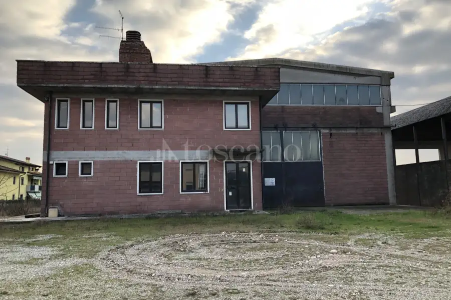 Edificabile Residenziali in vendita di 12.000 mq a €3.600.000 (rif. 3/2025)
