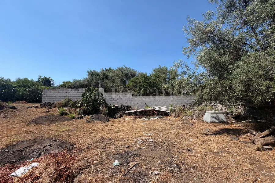 Villa in vendita di 6.000 mq a €659.000 (rif. 116/2026)