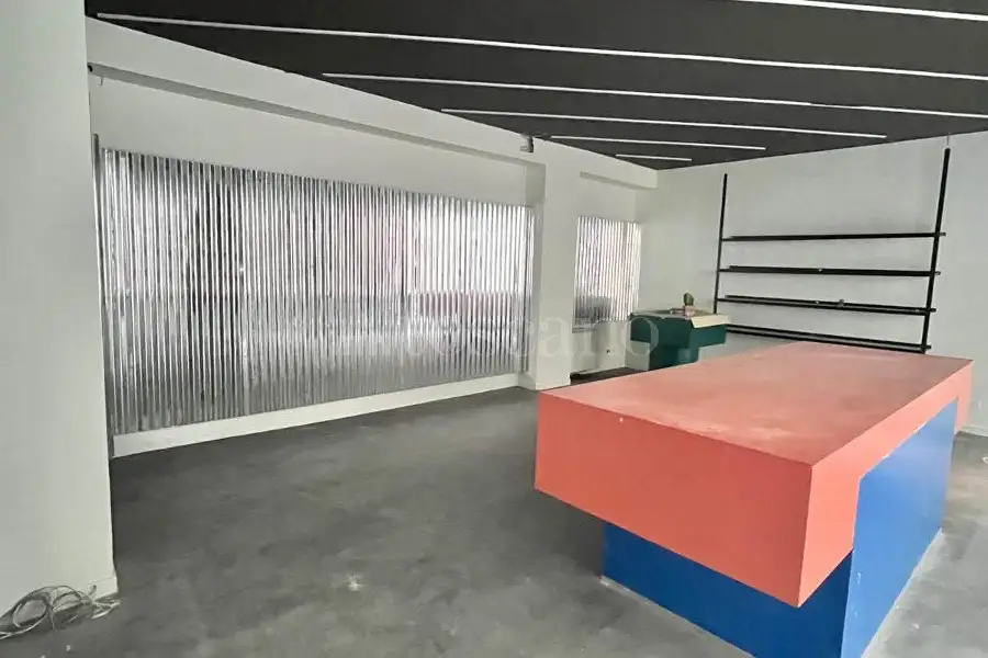 Negozio in affitto di 60 mq a €700 (rif. 162/2026)