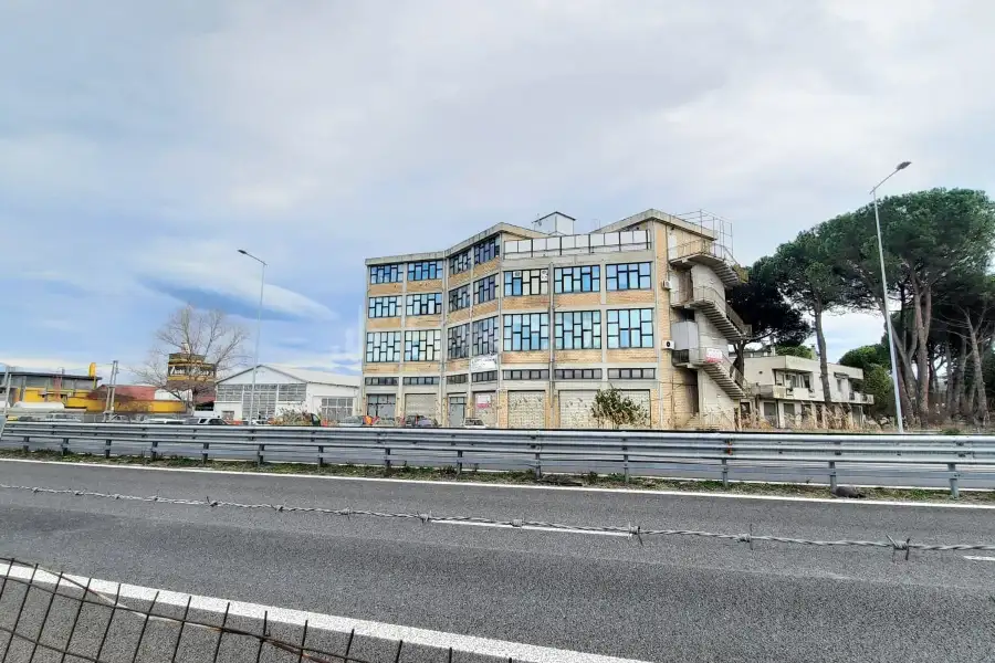 Capannone in vendita di 2.000 mq a €425.000 (rif. 2/2025)
