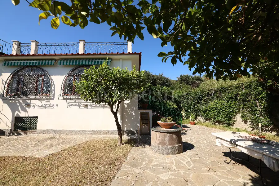Villa in vendita di 500 mq a €1.080.000 (rif. 46/2025)