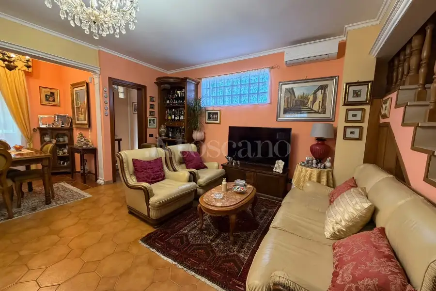 Villa Bifamiliare in vendita di 250 mq a €579.000 (rif. 20/2026)