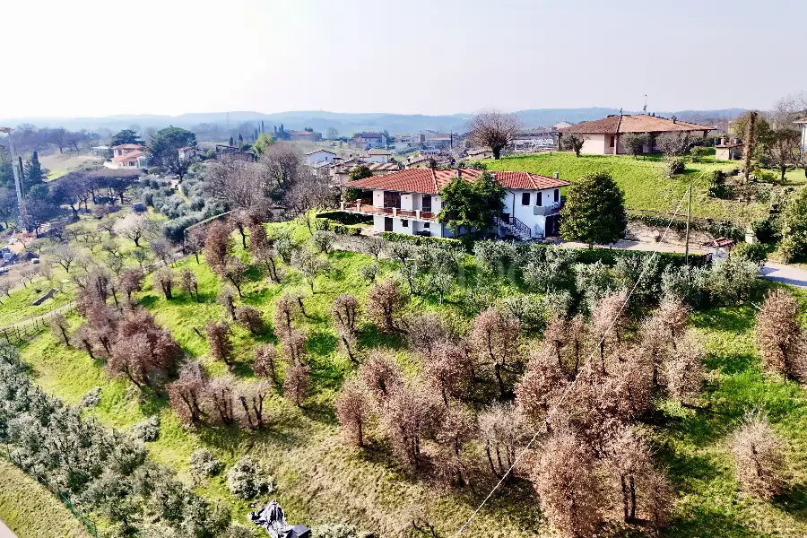 Villa in vendita di 450 mq a €950.000 (rif. 14/2025)