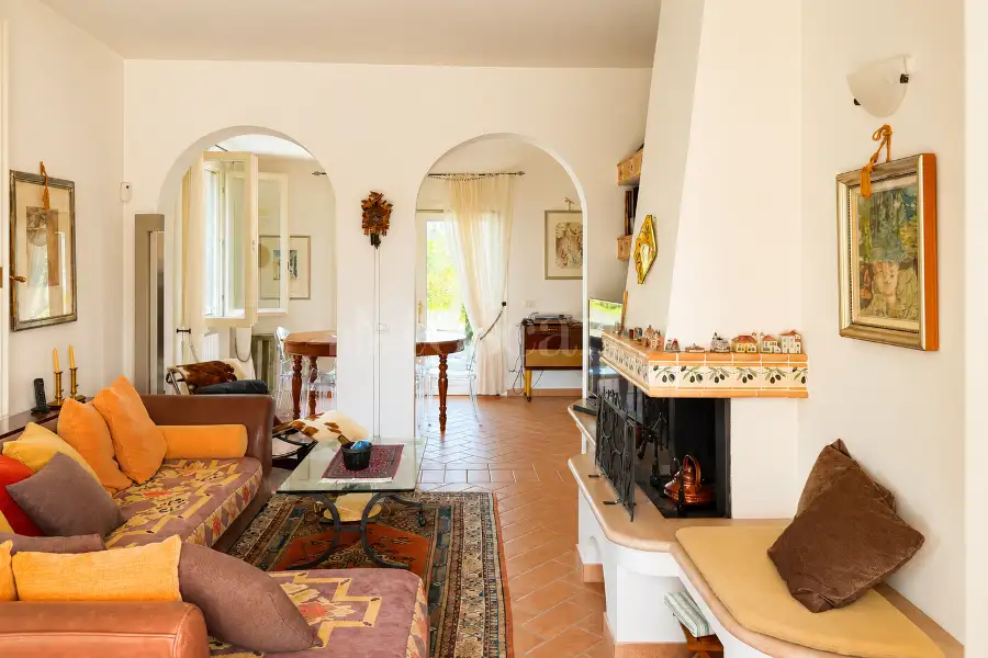 Villa in vendita di 400 mq a €1.200.000 (rif. 24/2026)