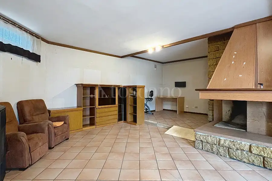 Casa Indipendente in vendita di 300 mq a €330.000 (rif. 24/2026)